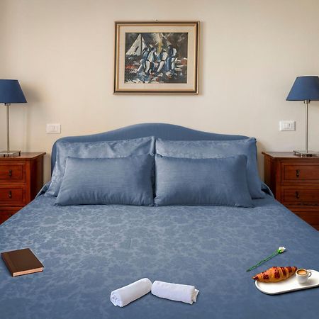 ペザロCasa Baia Flaminiaアパートメント エクステリア 写真